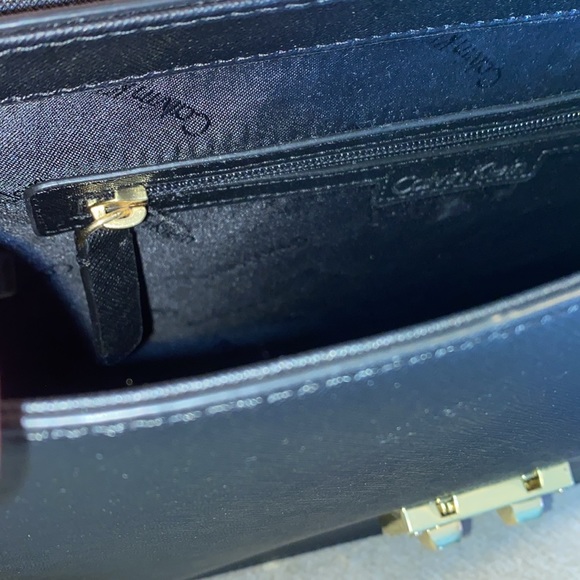 CALVIN KLEIN NWT Signature Snake Print Bag - Picture 11 of 11